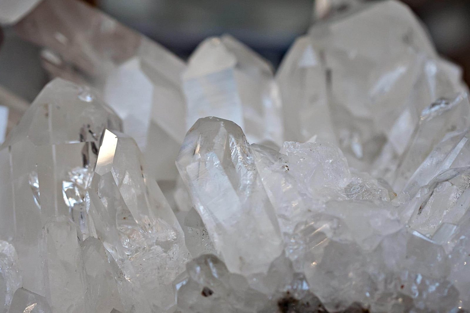 Jak sprawdzić, czy kryształ górski jest prawdziwy ?
